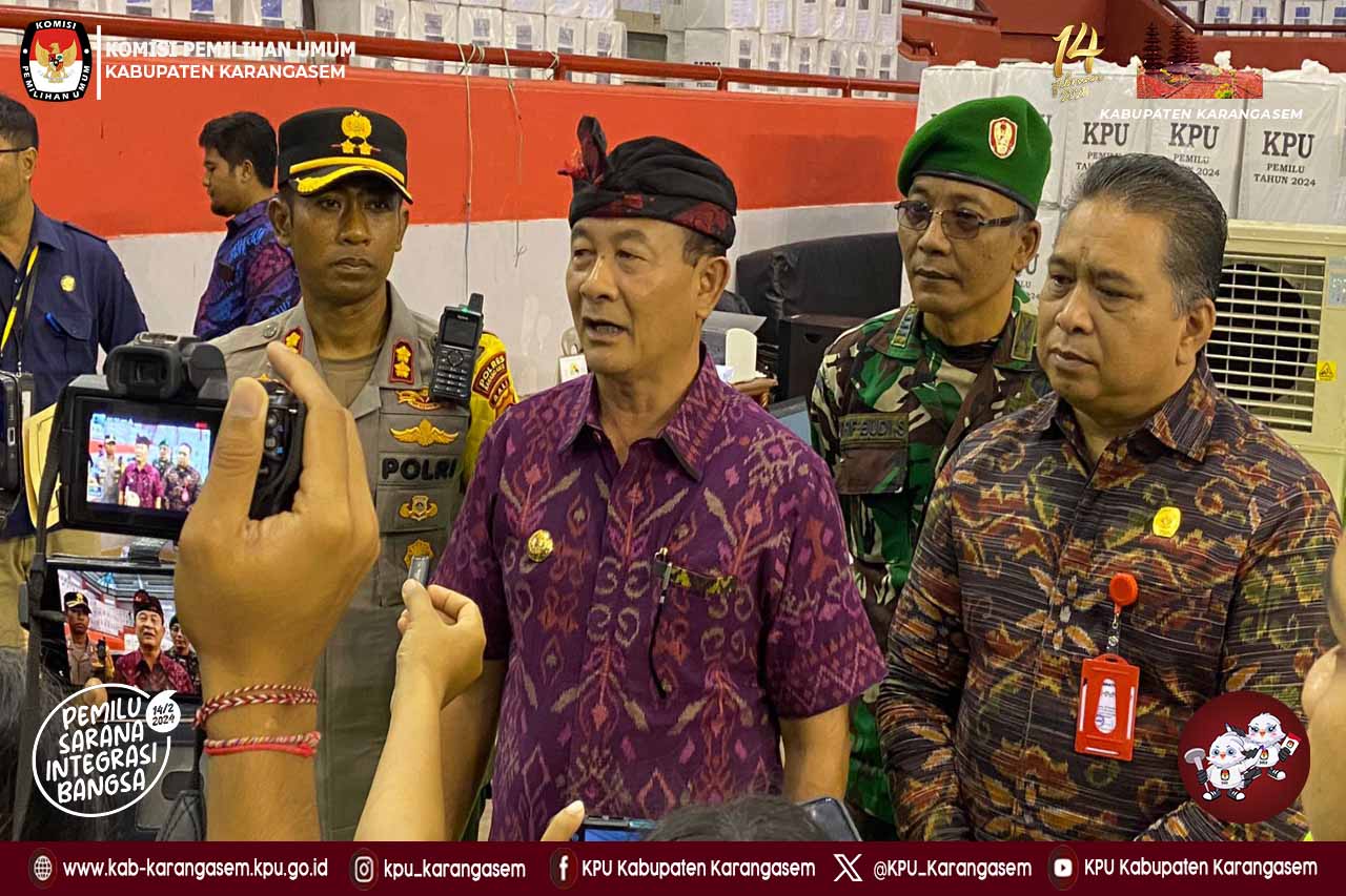 kunjungan dari Forkopimda terkait pengelolaan logistik di GOR  Selasa (6/2).2024