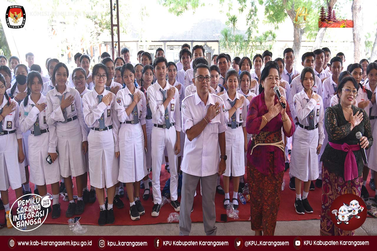 Sosialisasi bersama (FKUB) Karangasem di SMA Negeri 1 Kubu, Senin (9/10).2023