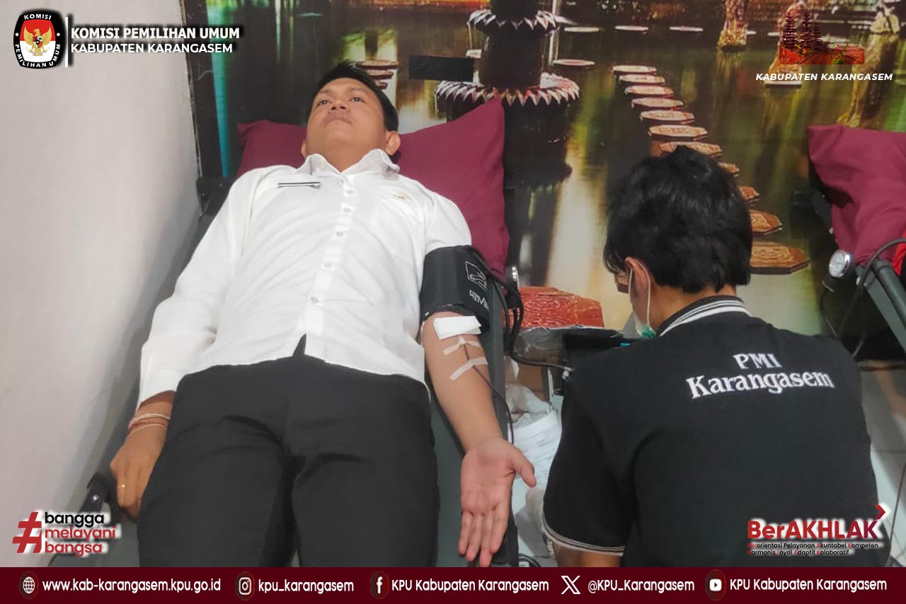 menghadiri kegiatan Donor Darah yang diselenggarakan oleh Polres Karangasem,Rabu (25/6).
